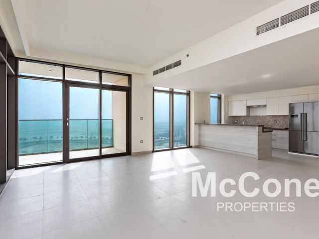 Large Layout | Corner Unit | Vacant Soon