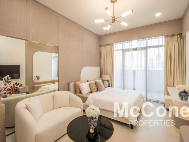 Modern Furnished Studio | Vacant | Flexi Cheques