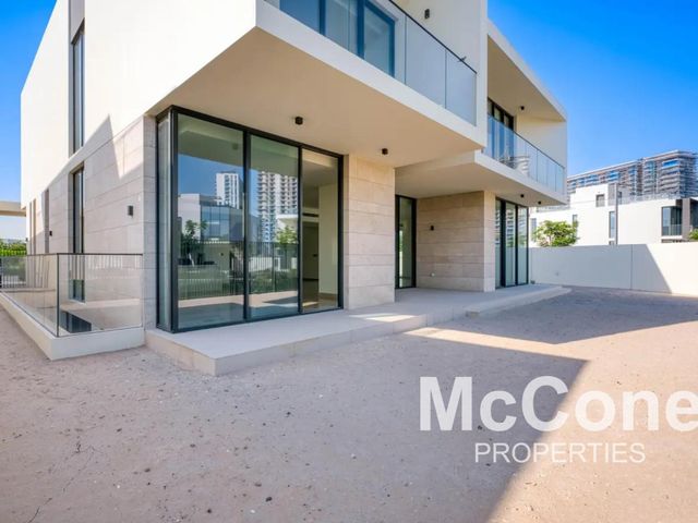 Large Plot | Corner | Park View