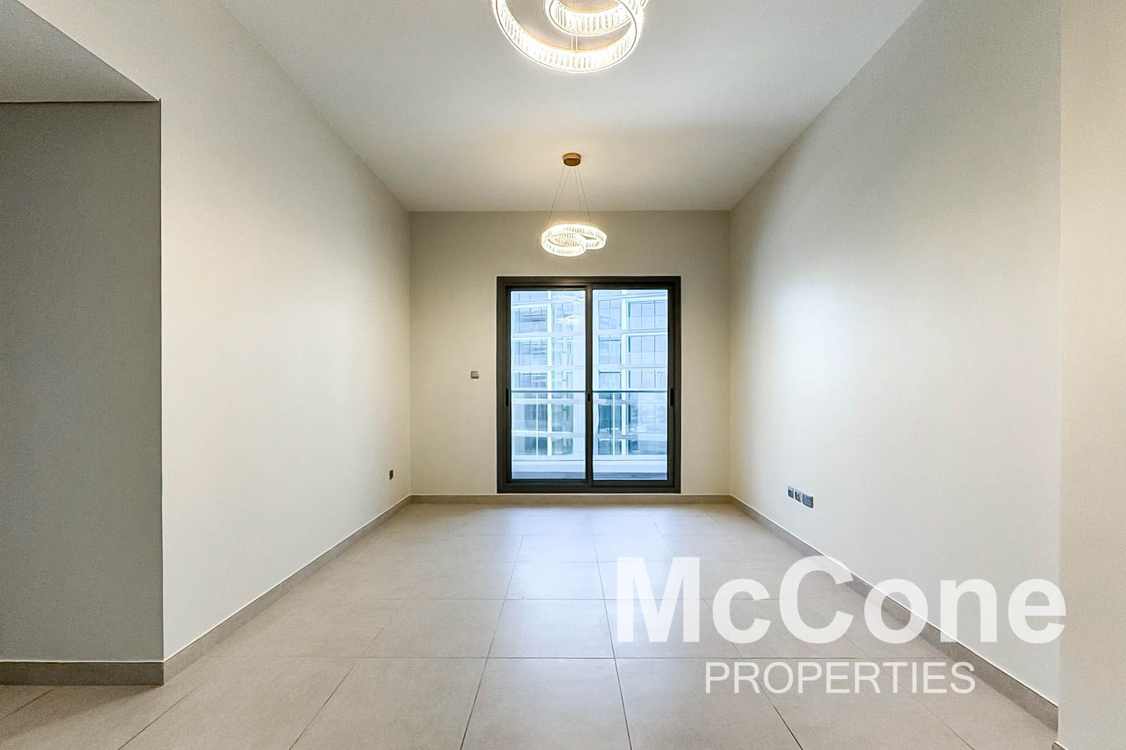 Large Layout | Community Expert | Modern