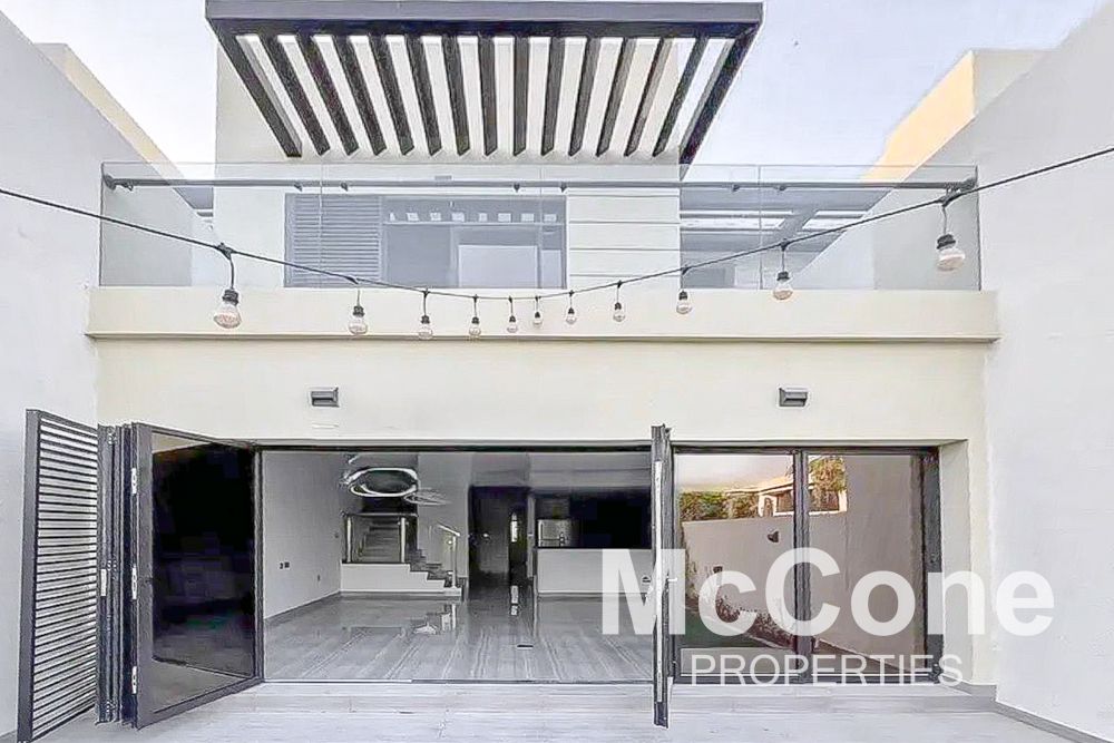 Vacant | Spacious Layout | Luxurious