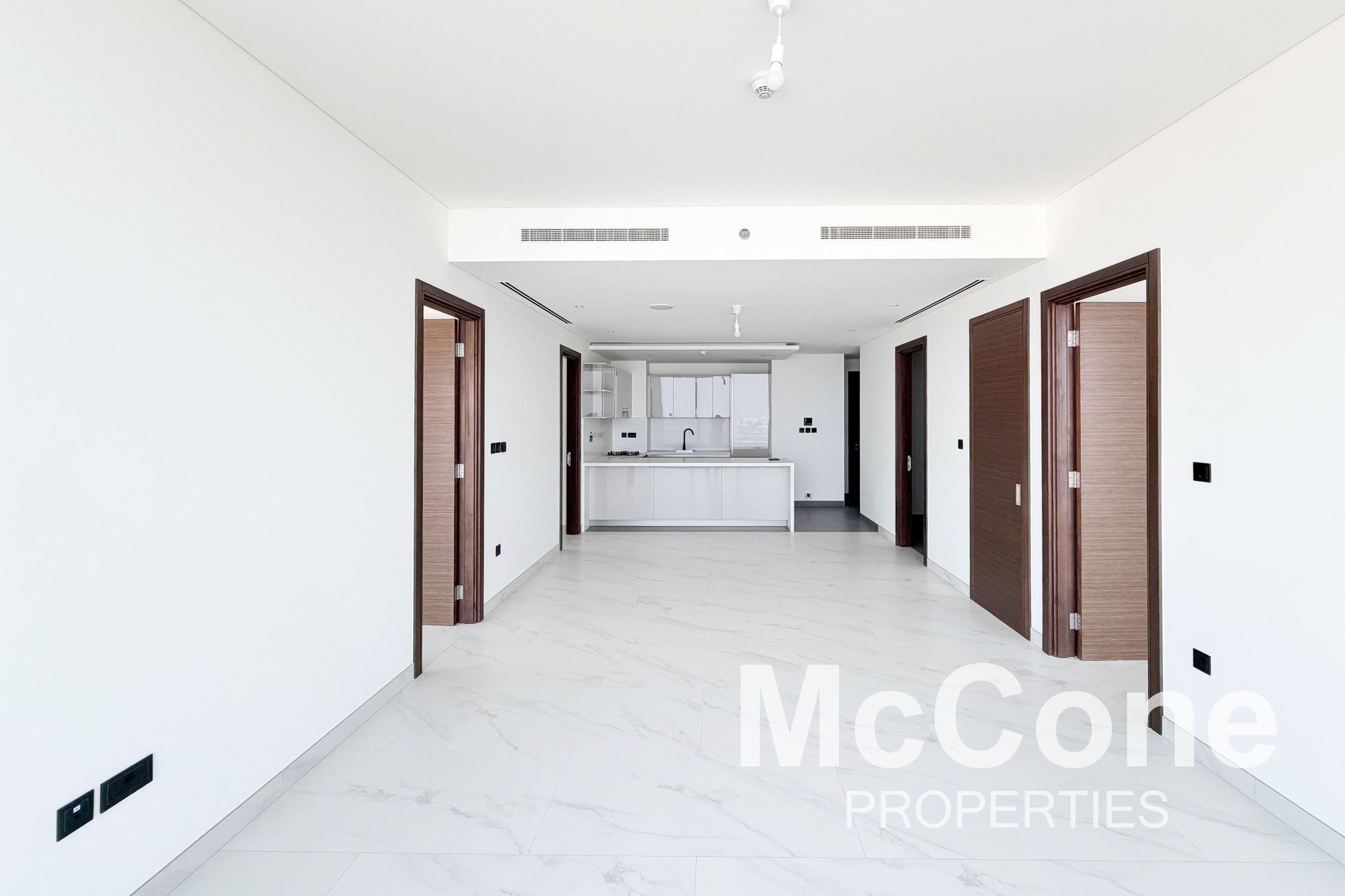Luxury Family Size | Spacious Layout | Water Front