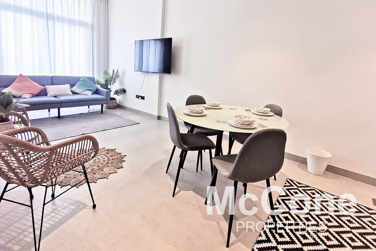 Fully Furnished | Twin Beds | Community View