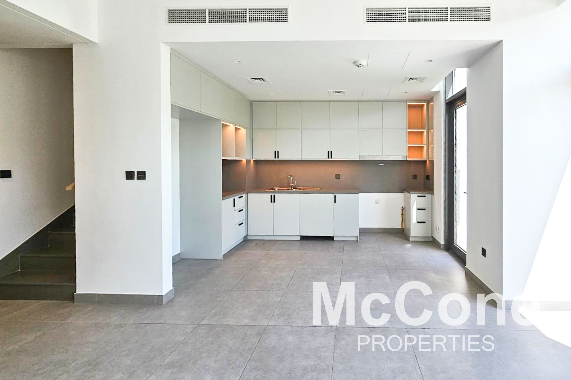 Vacant | Spacious Layout | Maids Room