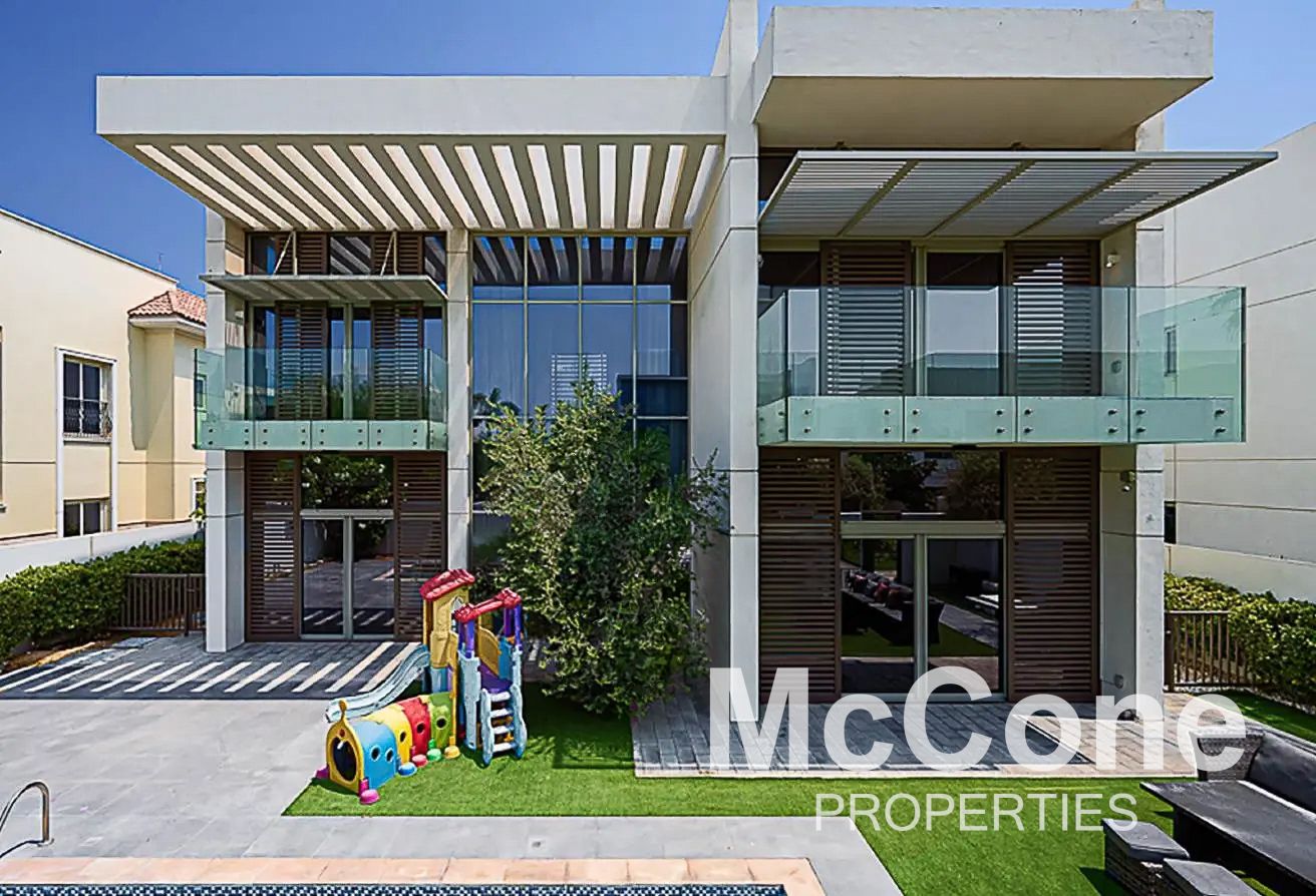 Vacant | Internal Location | Modern Home