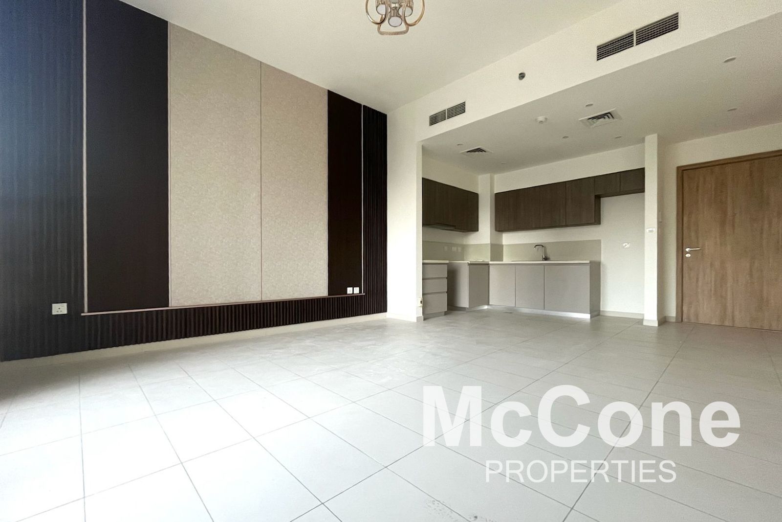 Corner Unit | Mid Floor | Community View