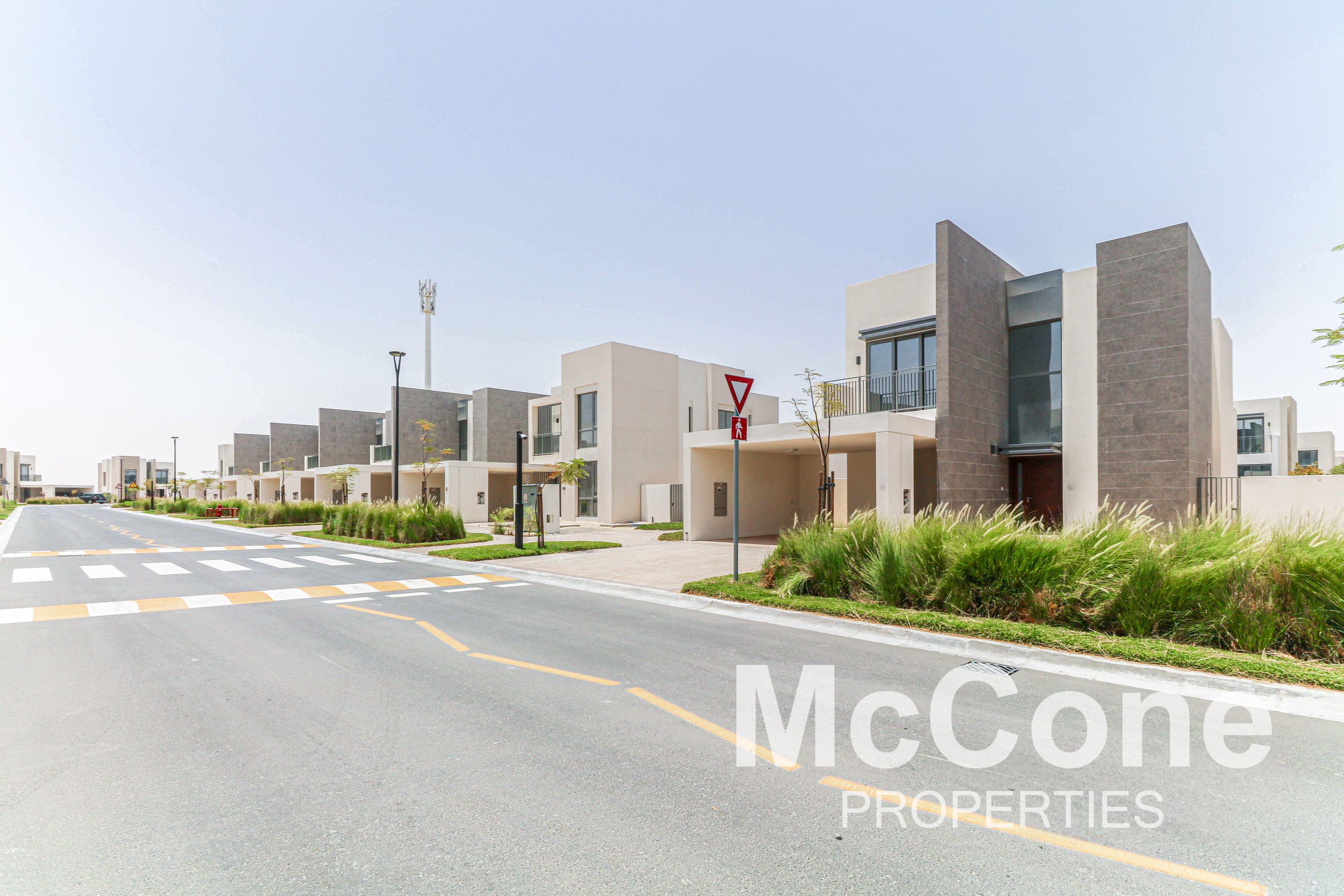 Huge Plot | Golf View | Luxury