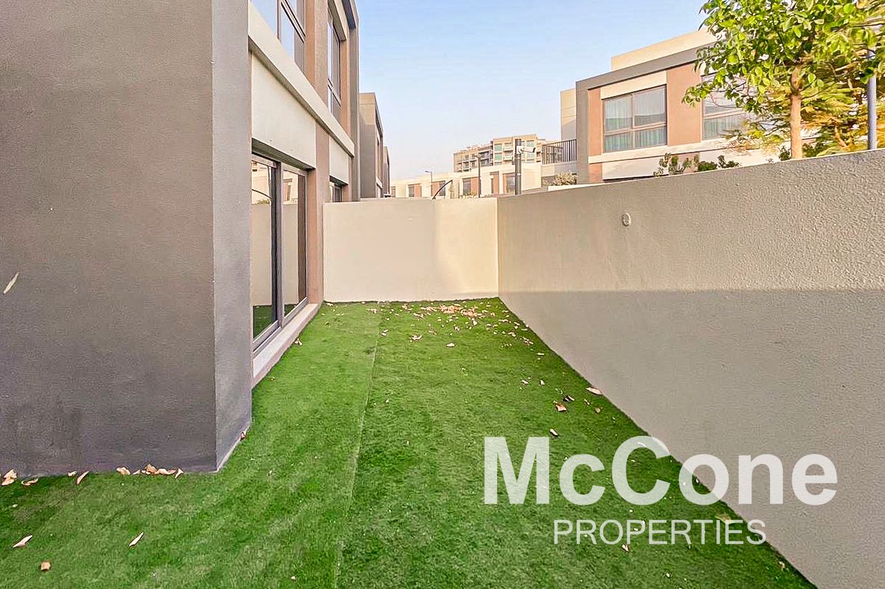 Well Maintained | Closed Kitchen | Spacious