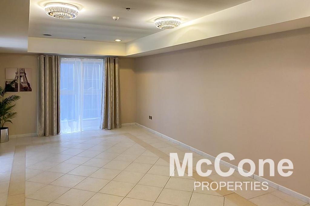 Spacious Layout | Full Sea View | Tenanted