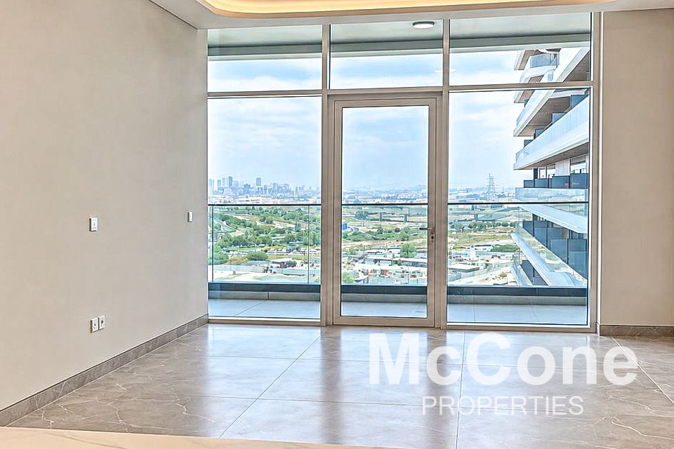Brand New | Vacant | Luxury Building