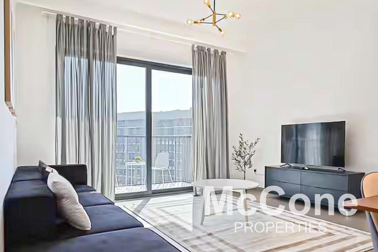 Immaculate Furnishing | Mid Floor | Community View