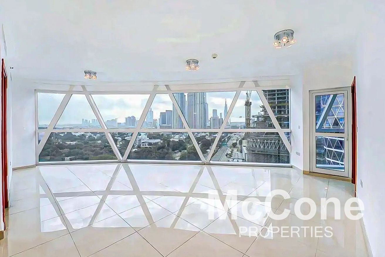 Modern Upgraded Kitchen | Zabeel View