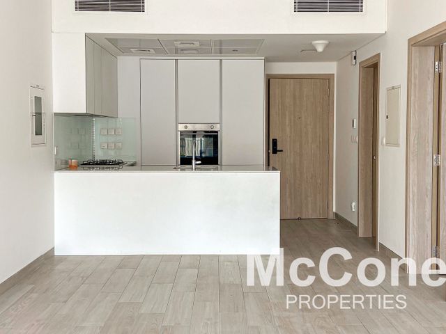 Huge Layout | Pool View | Dishwasher