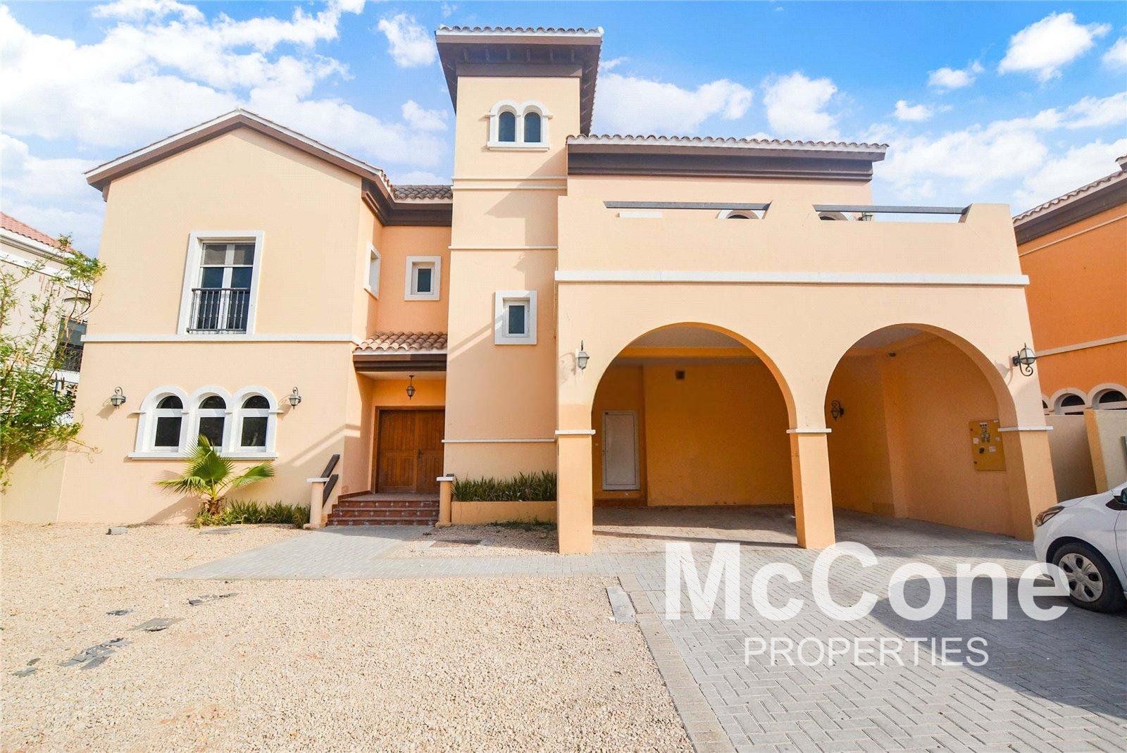 Valencia | Private Pool | Spacious Family Living