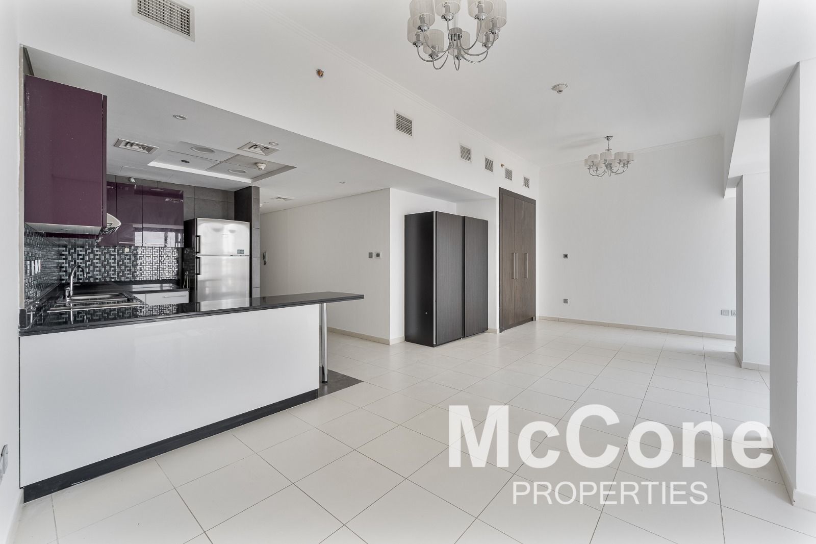 Spacious Studio | Bright | Water Views