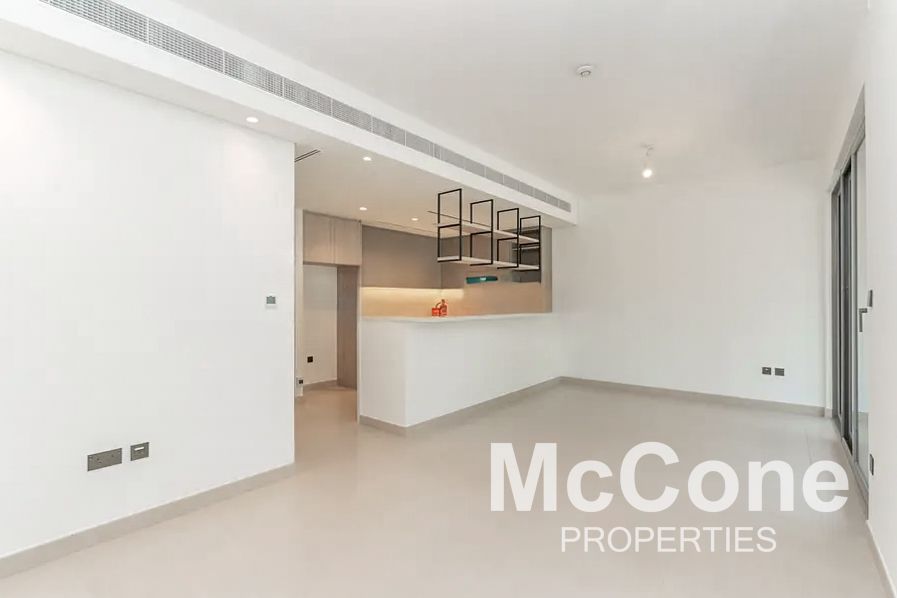Vacant October | Close to Pool & Park | Internal
