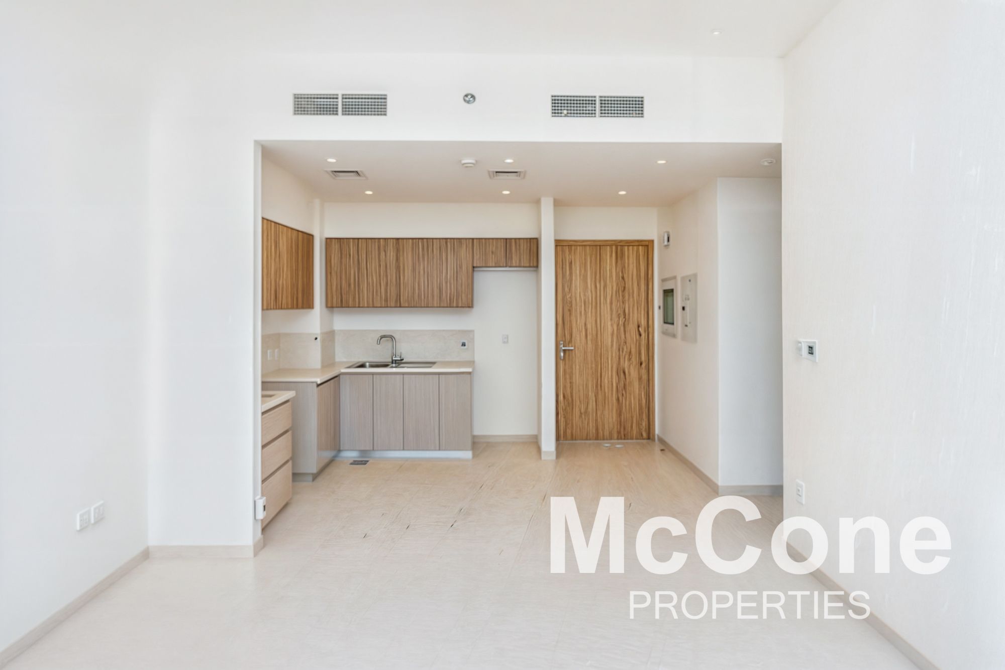 Fully Furnished | Available Asap | Cheques Flex