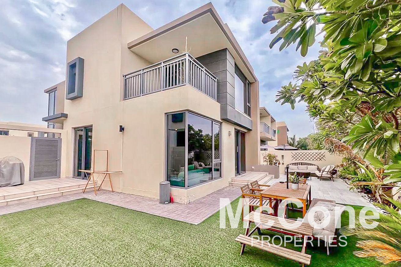 GreenBelt View | End Unit | Landscaped