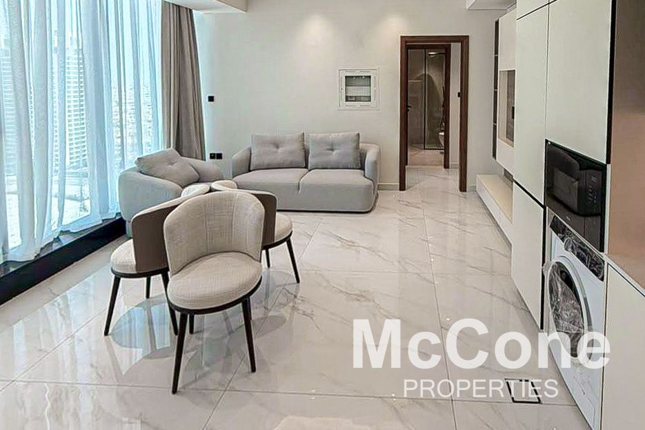 Brand New | Furnished | Mid Floor