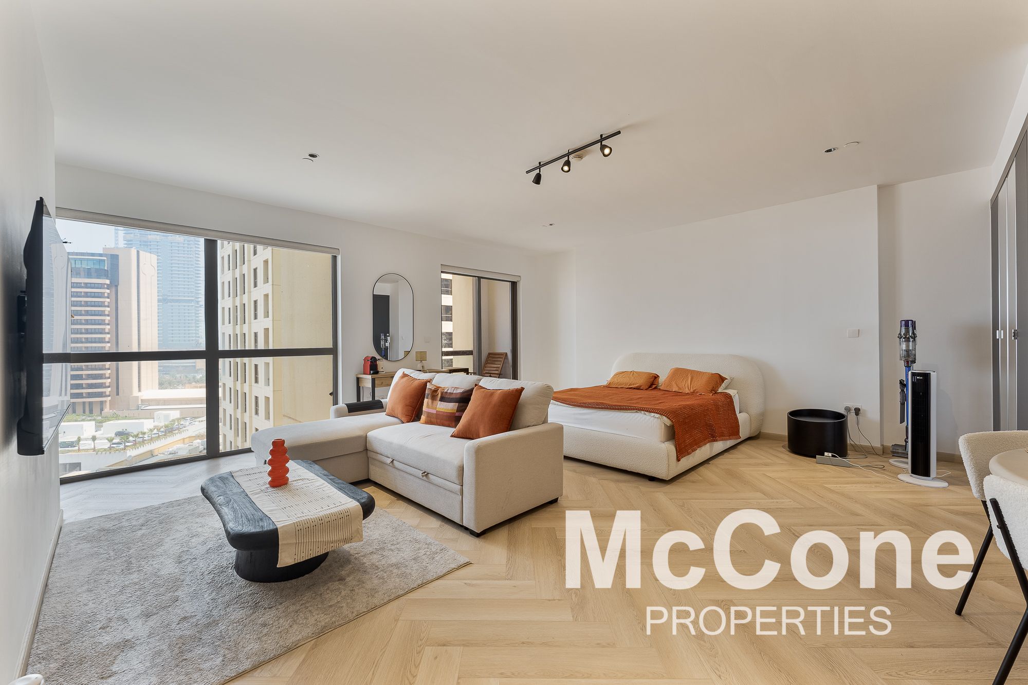 Upgraded | Sea View | Spacious Layout
