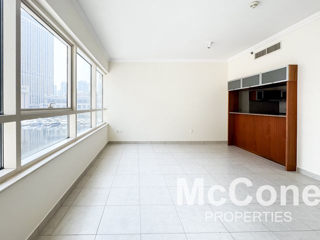 Marina View | Prime Location | Vacant