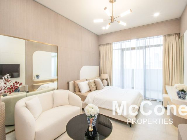 Modern Furnished Studio | Vacant | Flexi Cheques