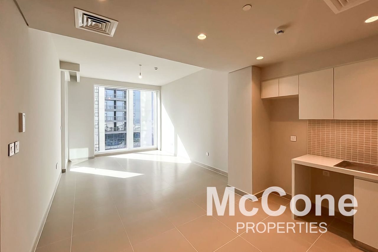 Low Floor | Vacant | Creek and Parkland Views