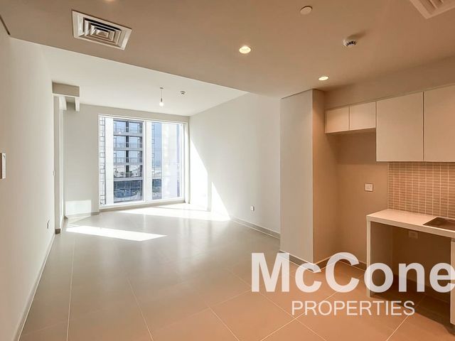 Low Floor | Vacant | Creek and Parkland Views