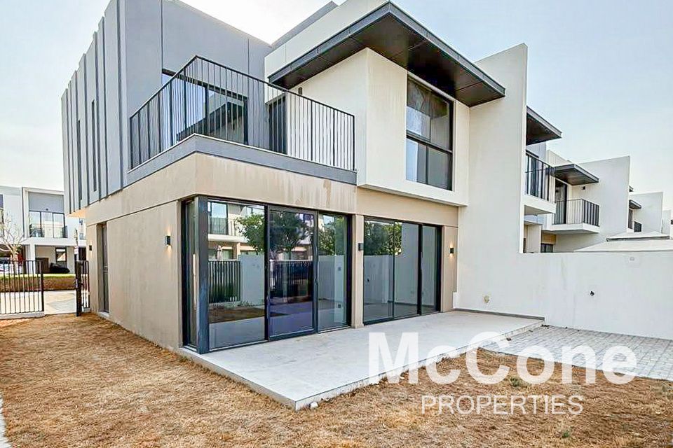 Corner Unit | Landscaped | Near Amenities