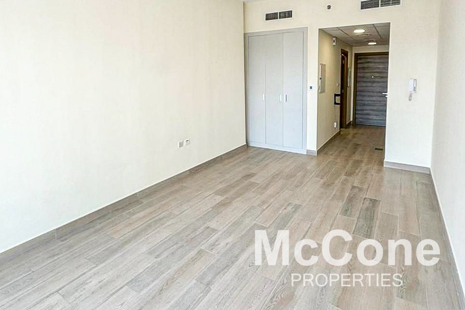 High Floor | Vacant | Wooden Floor