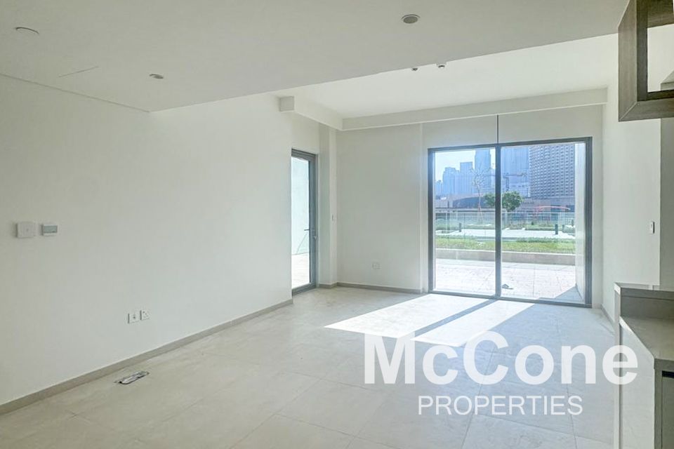 Burj View | Large Terrace | Bright & Homely