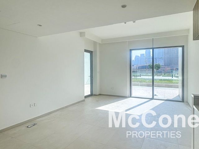 Burj View | Large Terrace | Bright & Homely