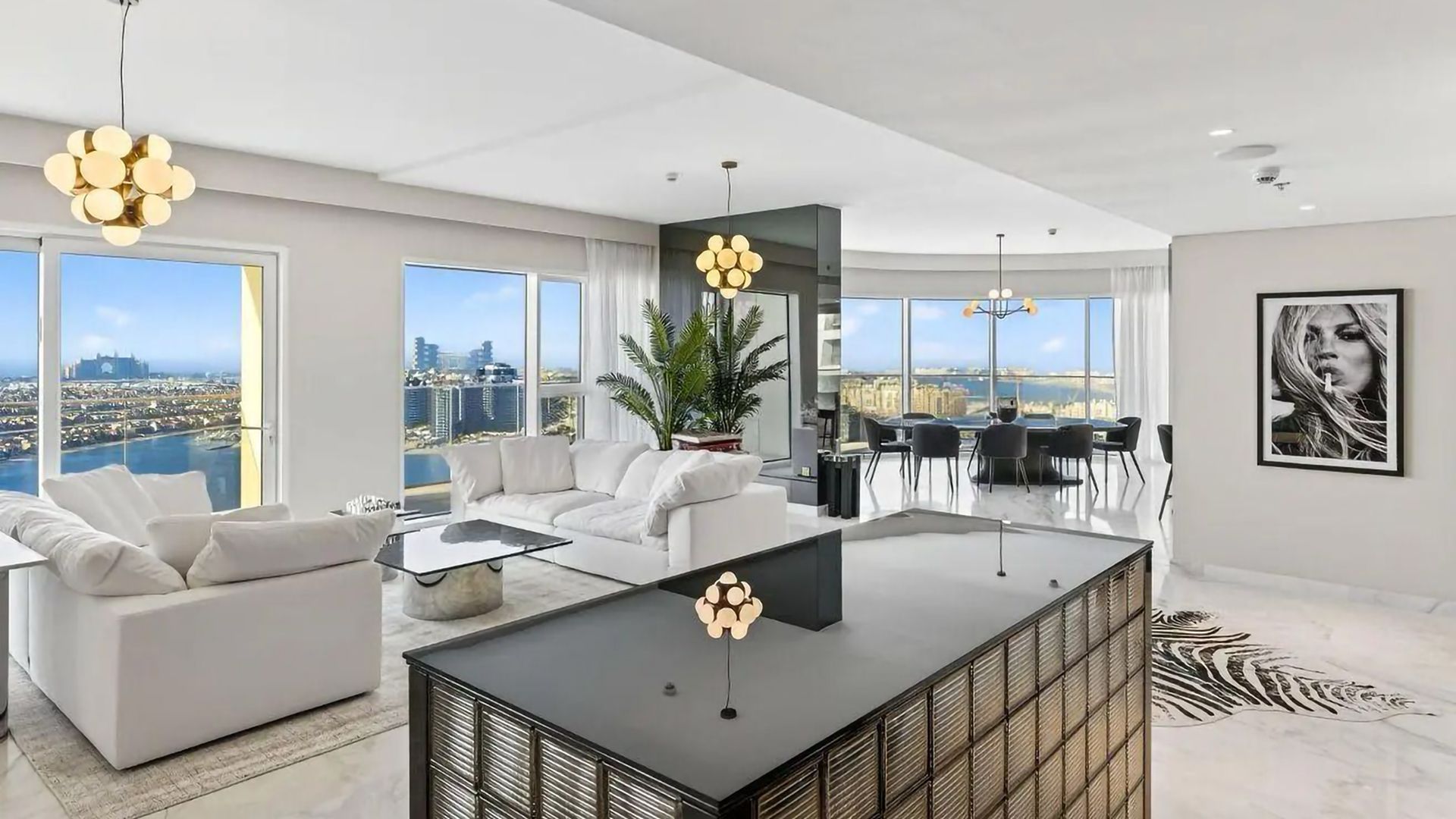 ONE OF A KIND PENTHOUSE IN DUBAI HARBOUR WITH PALM VIEW