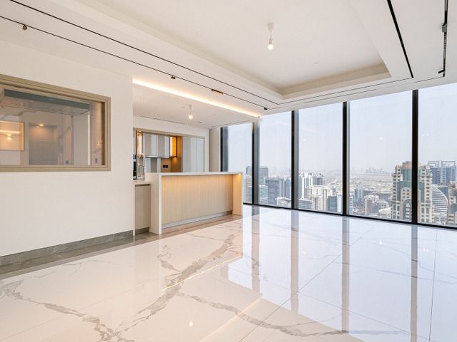 Luxury penthouse in Dubai Internet City with high floor