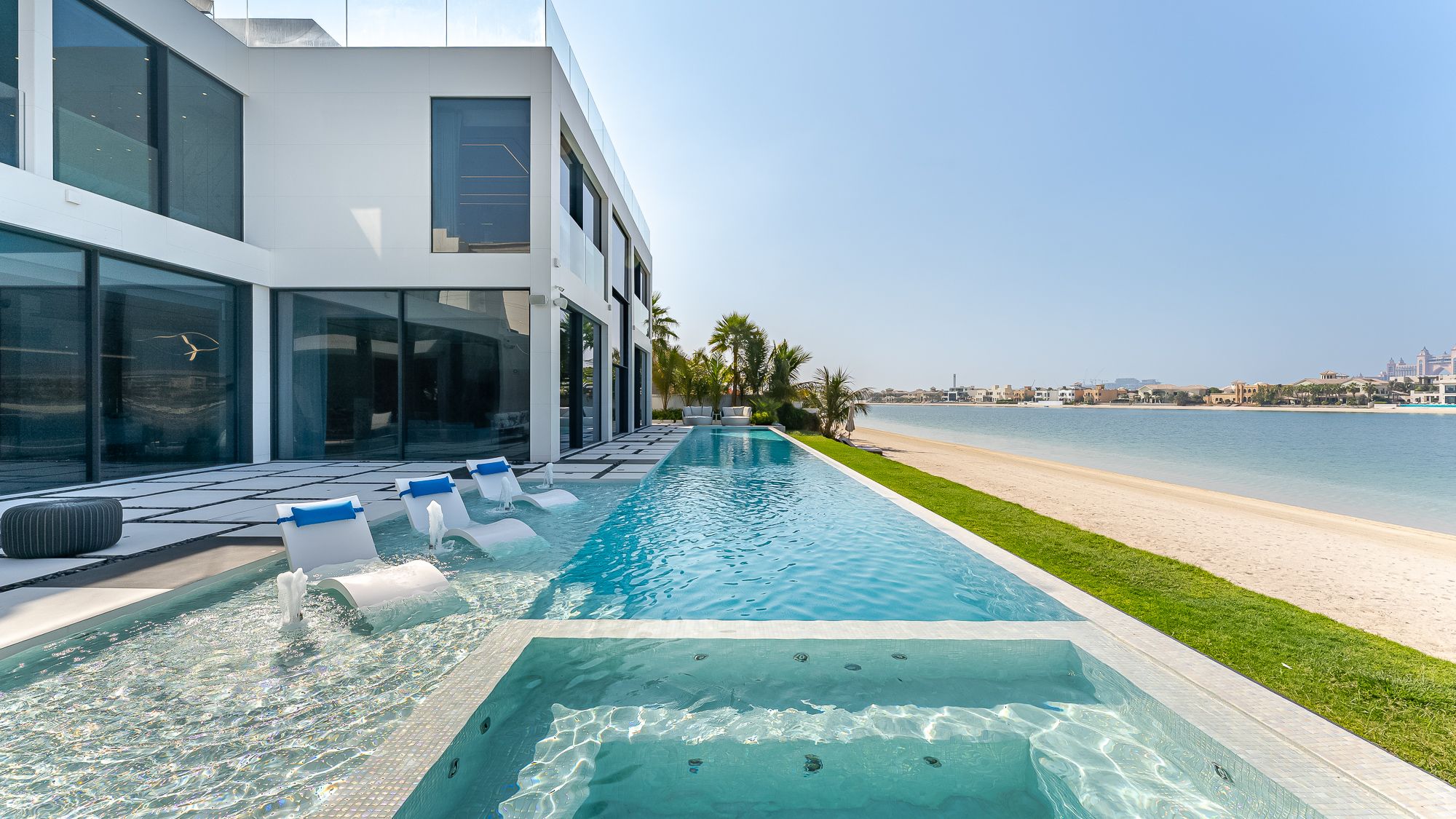ULTRA-LUXURY BEACHFRONT VILLA ON PALM JUMEIRAH