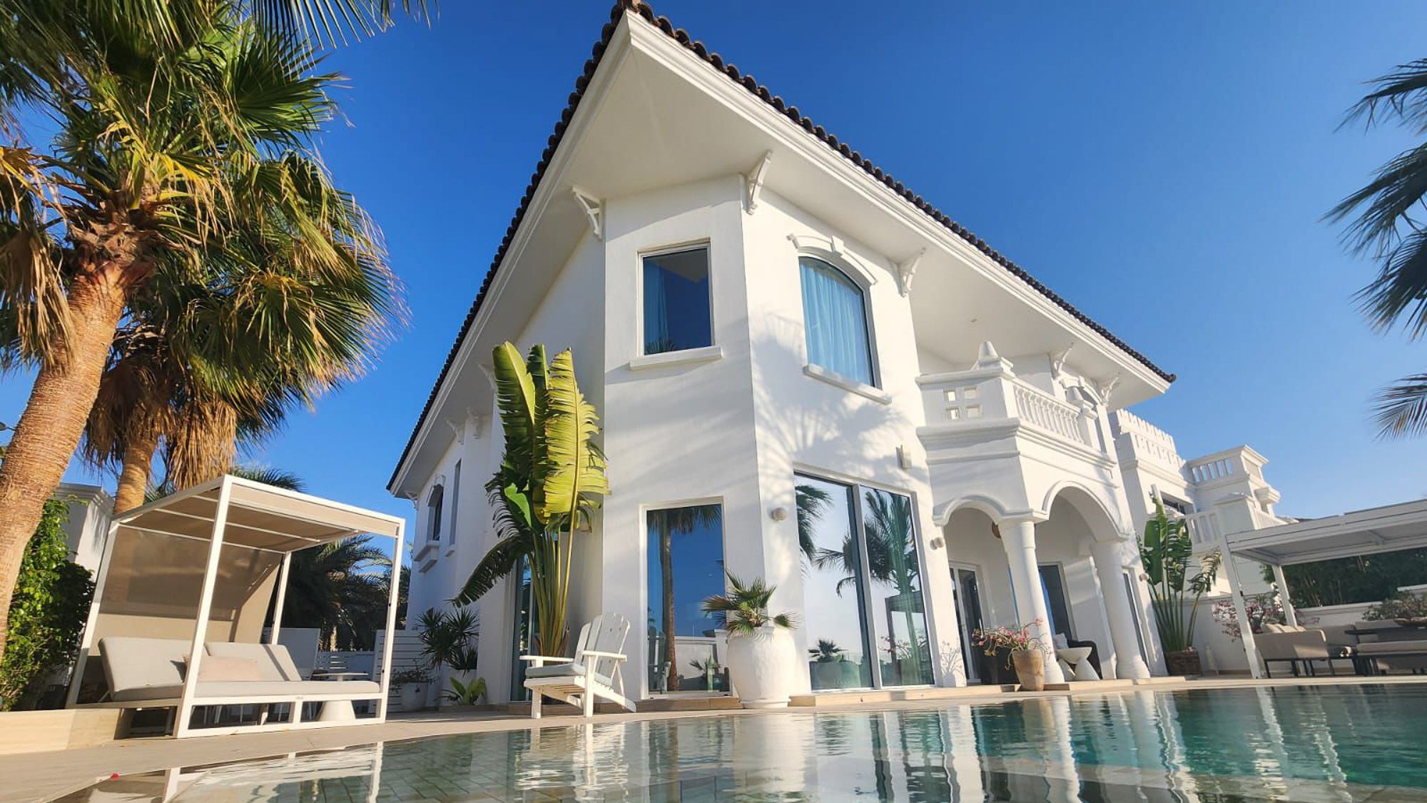 SIGNATURE VILLA IN PALM JUMEIRAH WITH ATLANTIS VIEW