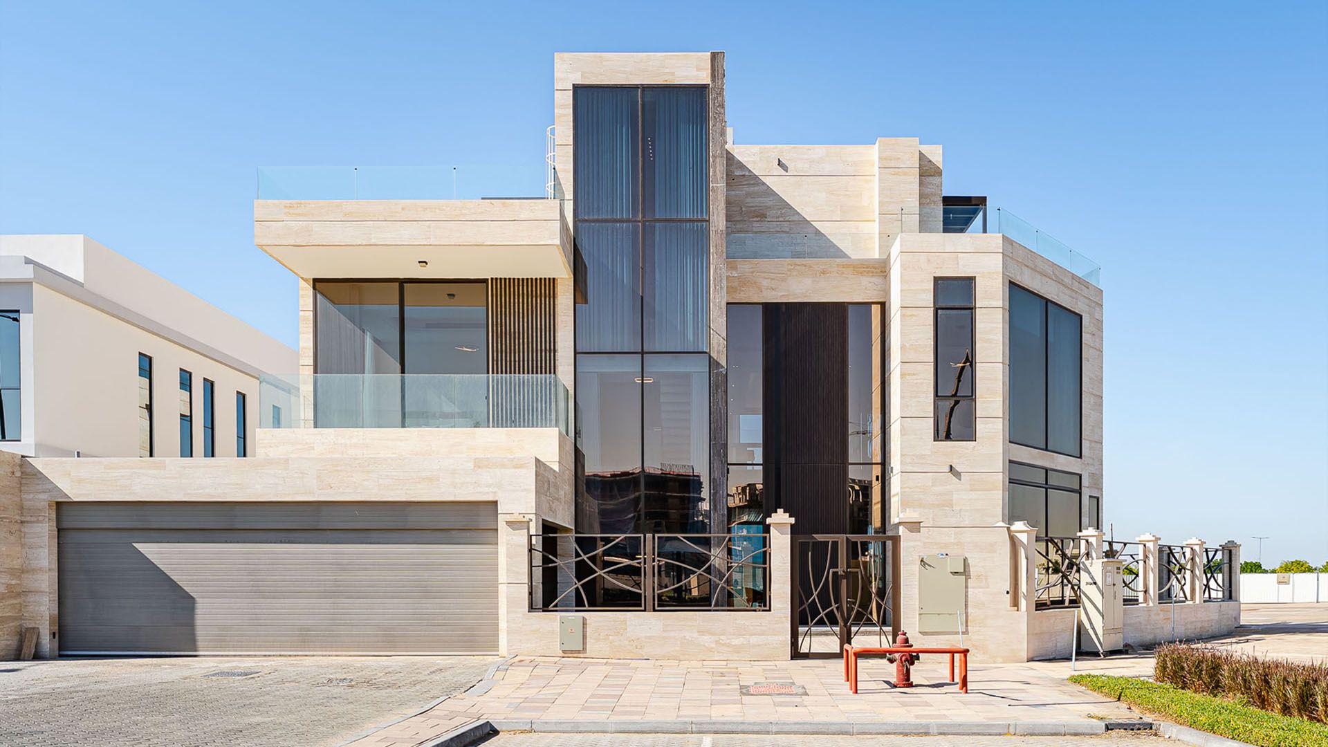 Custom built villa in Dubai South with pool
