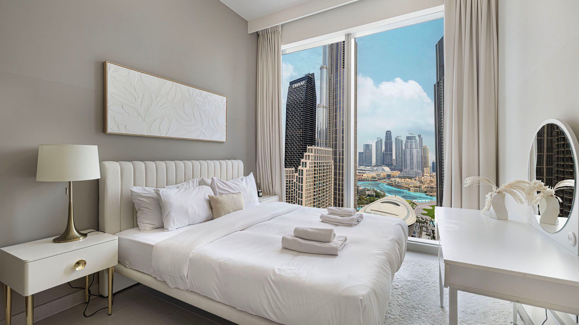 Upgraded apartment in Downtown with spectacular view