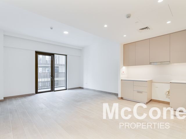 Available to Move | Beach & Lagoon Pool Access