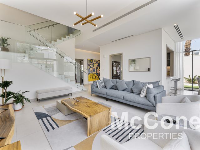 End Unit | Big Plot | Landscaped