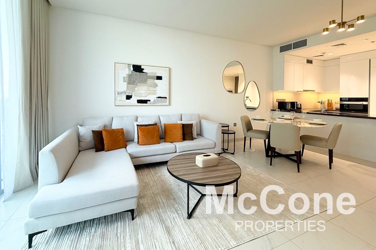 Custom Furniture | High Floor | Lagoon View