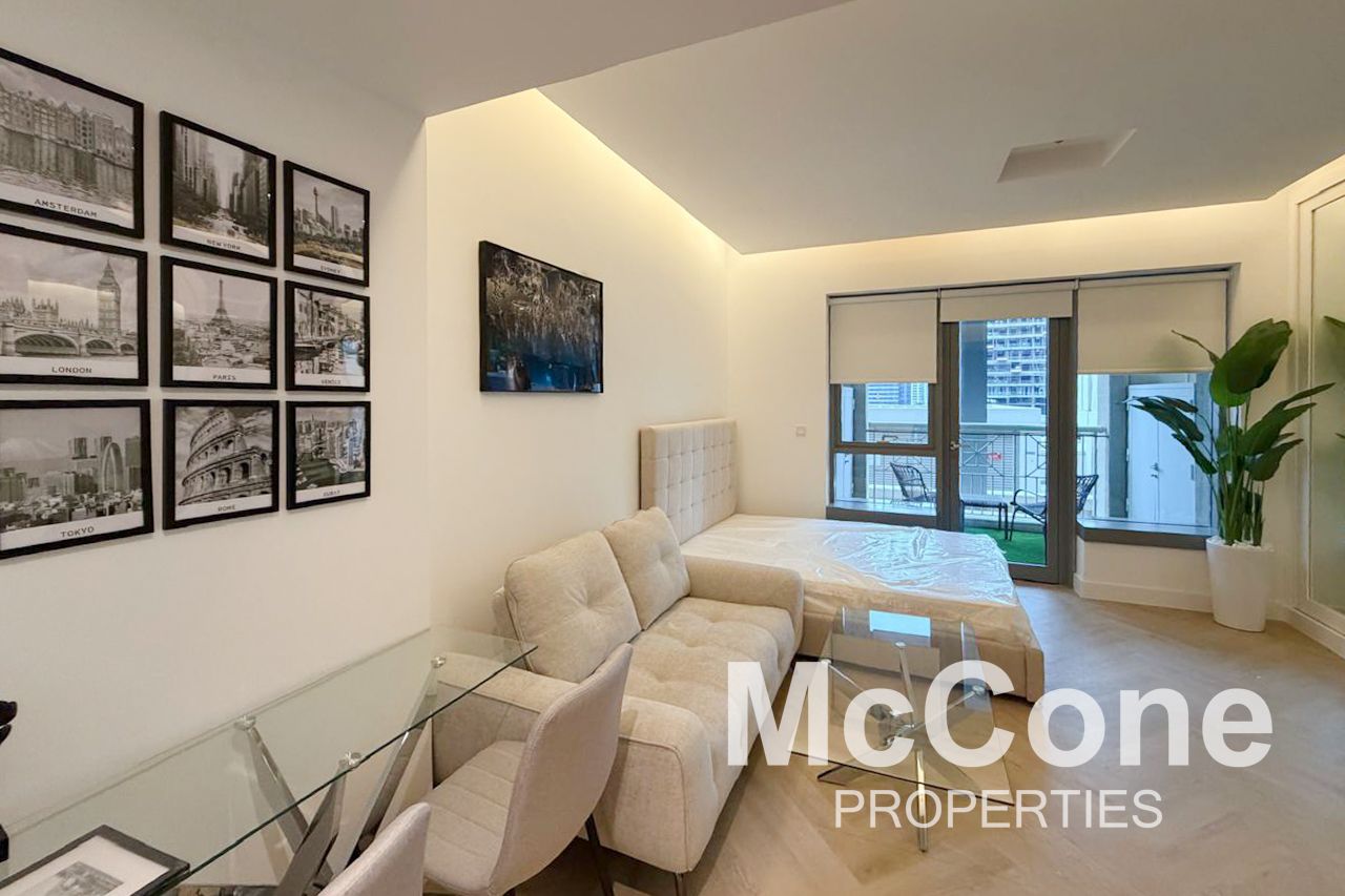 Vacant | Fully Renovated | Luxury Furnished