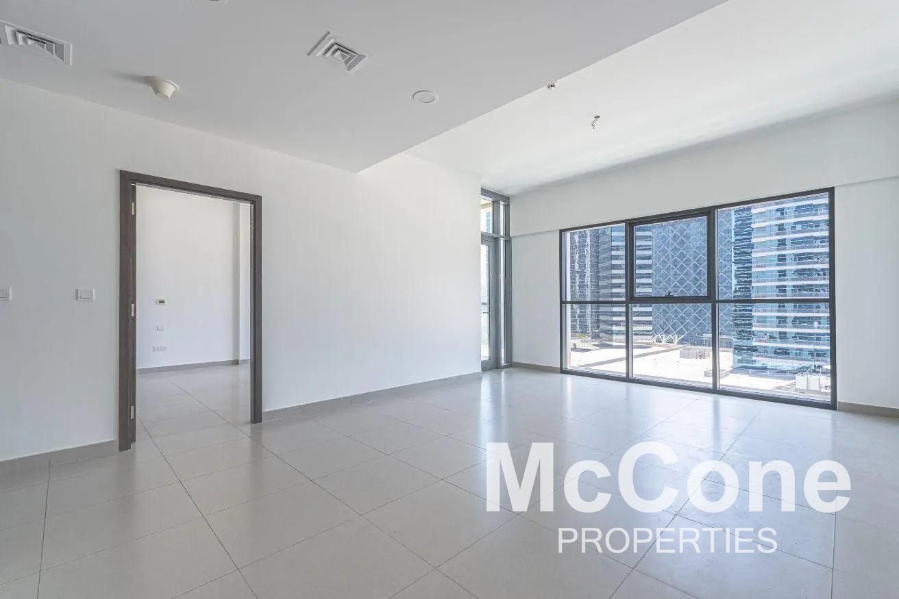 Bright Layout | Great Space | VOT