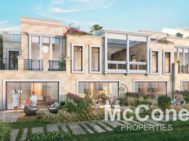 Mansion On Lagoon | Must Be Seen | Huge Plot